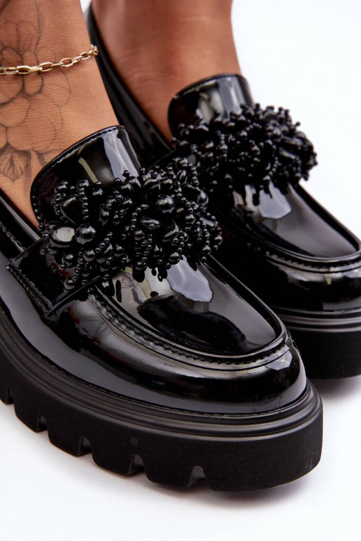 Sieviešu apavi ar ornamentiem melnas...