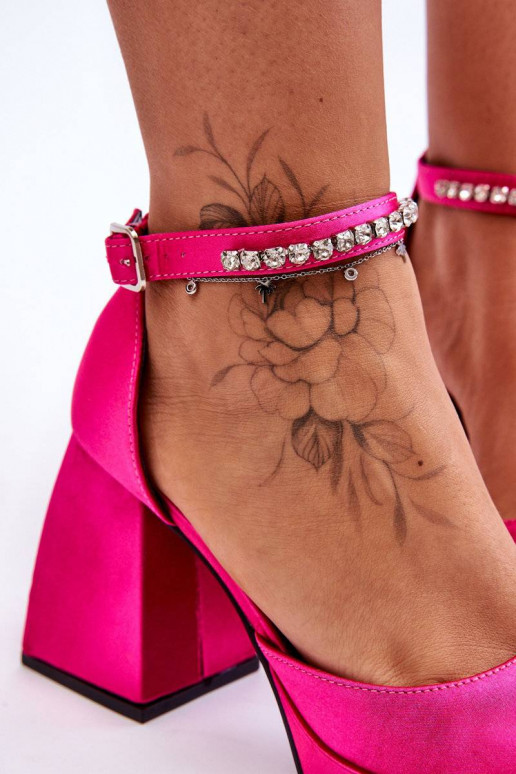 Spīdīgi augstpapēžu kurpes rozā...