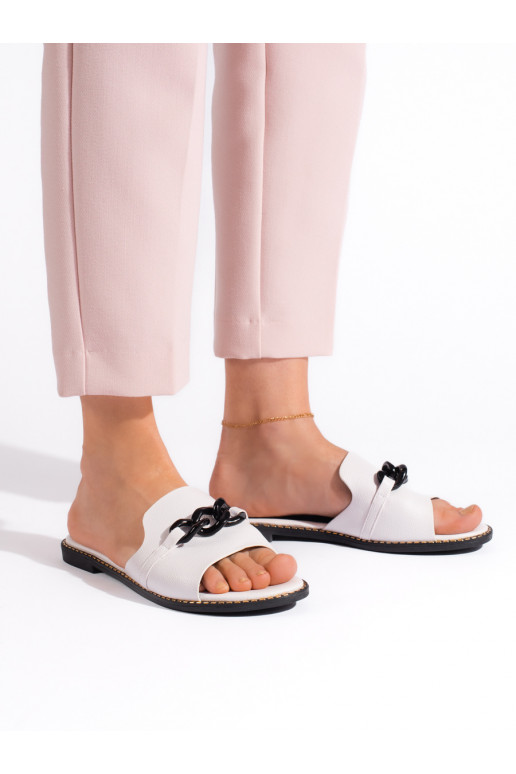 baltas krāsas čības   