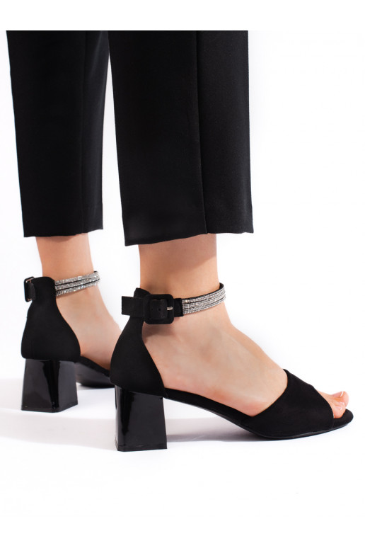  kurpes  Melnas krāsas