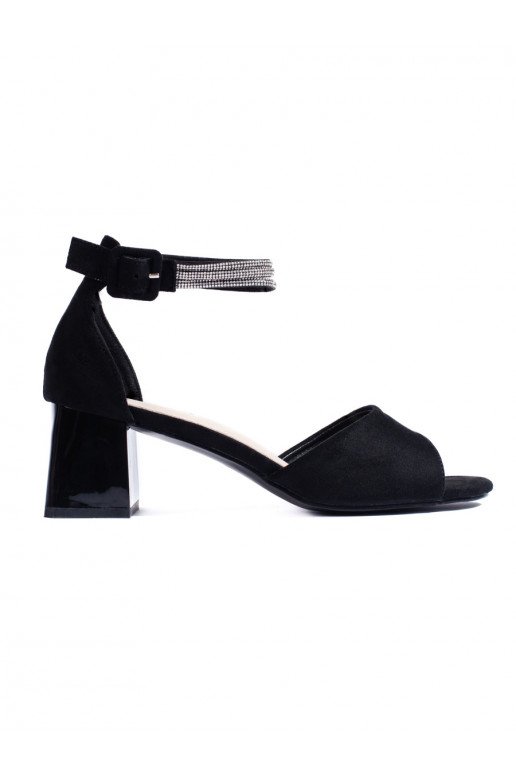  kurpes  Melnas krāsas