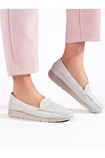 baltas krāsas sieviešu mokasīni