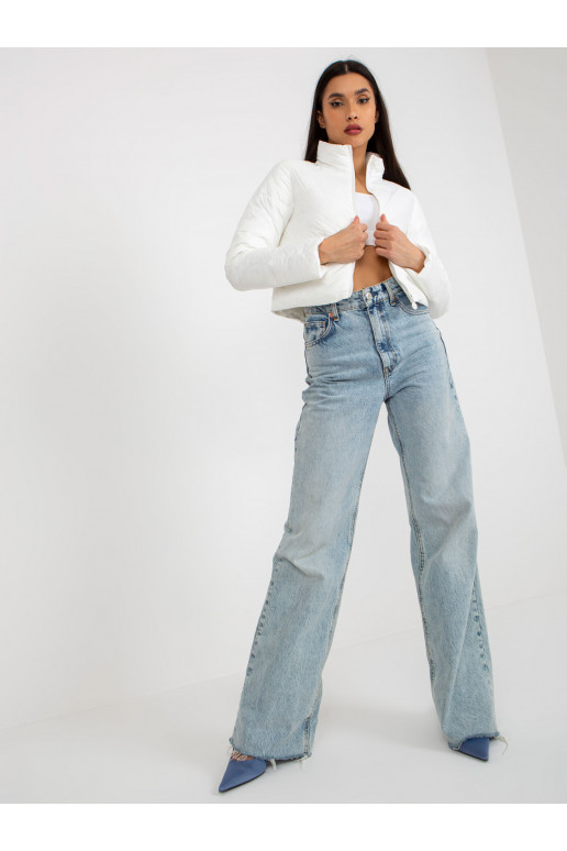 Ecru īsa pārejas stepēta jaka ar kabatām