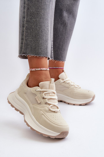 Sneakers modeļa apavi...