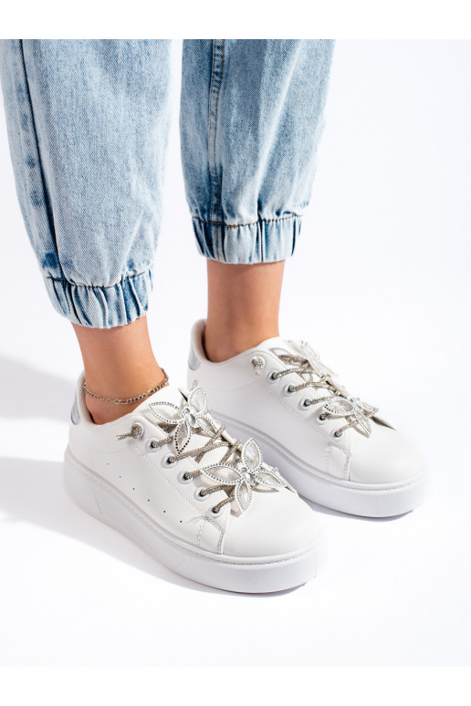 baltas krāsas  sieviešu apavi  z motylkami baltas krāsas  sieviešu apavi  z motylkami