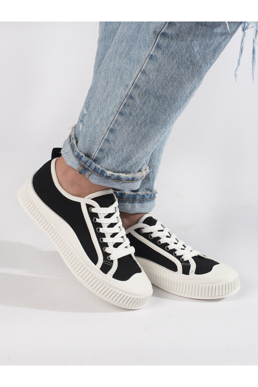 Melnas klasiska modeļa sieviešu kedas ar platformu Melnas klasiska modeļa sieviešu kedas ar platformu