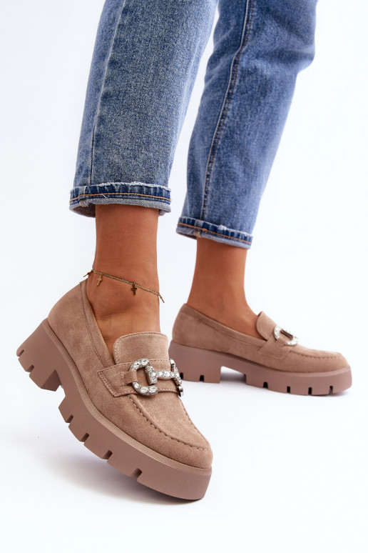 Mokasīni ar ornamentiem smilšu krāsas...