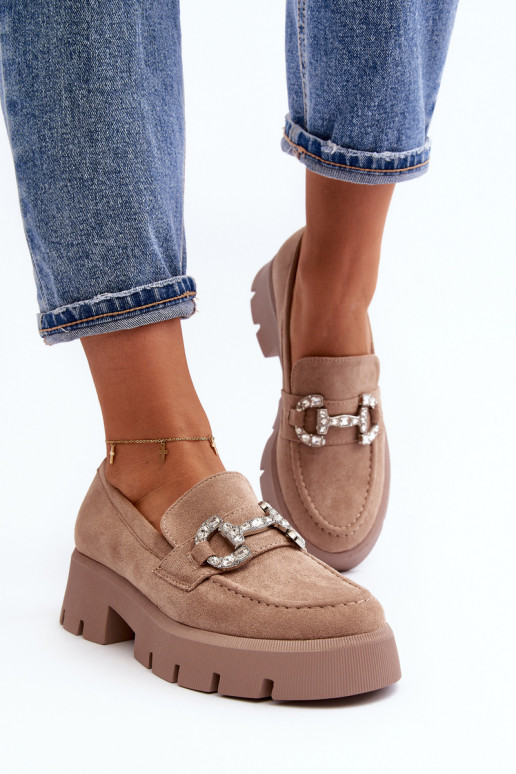 Mokasīni ar ornamentiem smilšu krāsas...