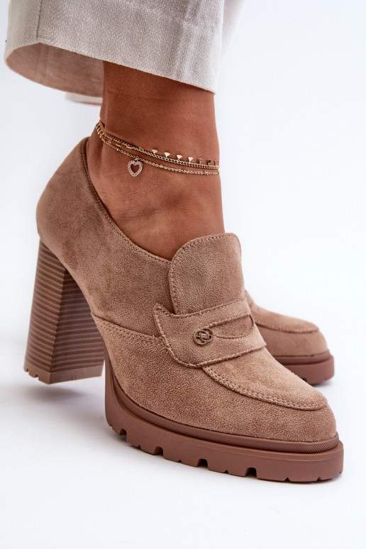 Apavi owe ar papēdi smilšu krāsas... Apavi owe ar papēdi smilšu krāsas...