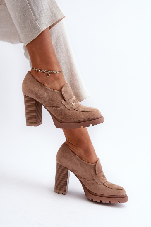 Apavi owe ar papēdi smilšu krāsas... Apavi owe ar papēdi smilšu krāsas...