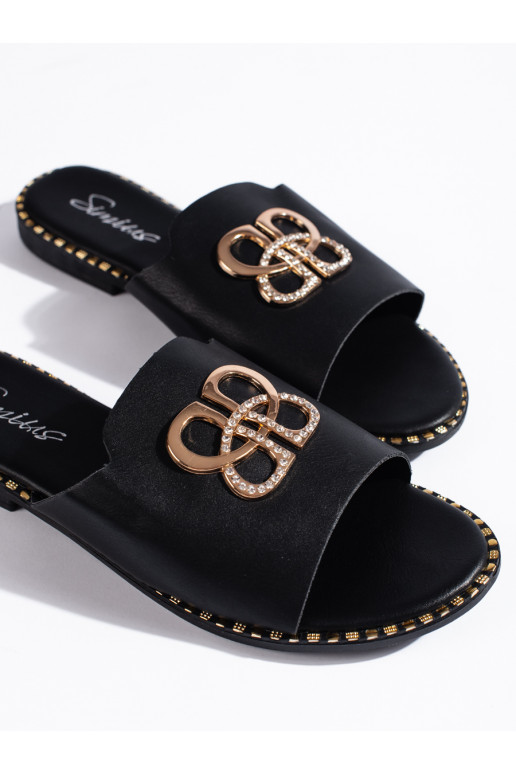  Melnas krāsas čības  