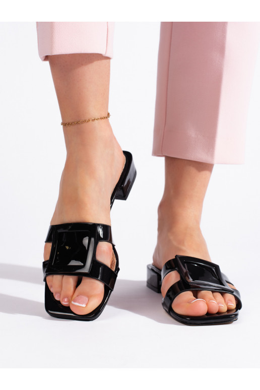  Melnas krāsas  čības  