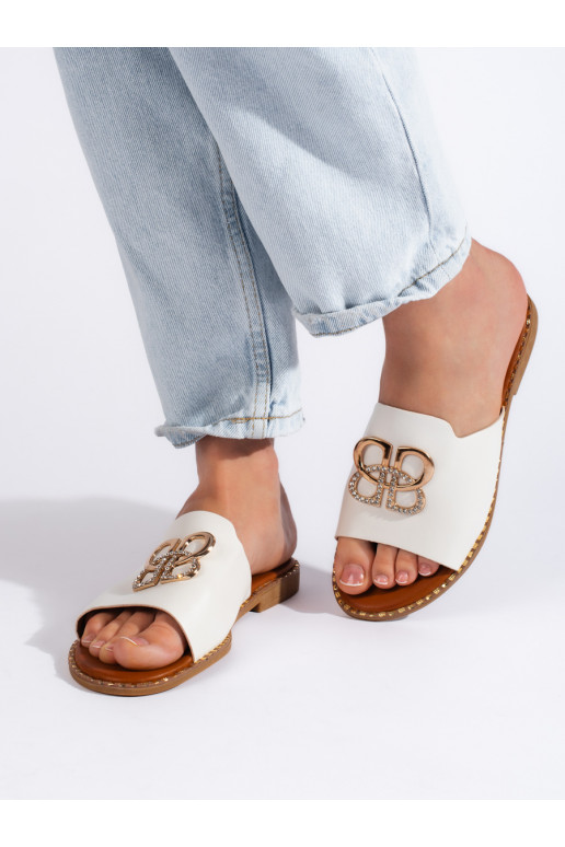  balta krāsa čības  