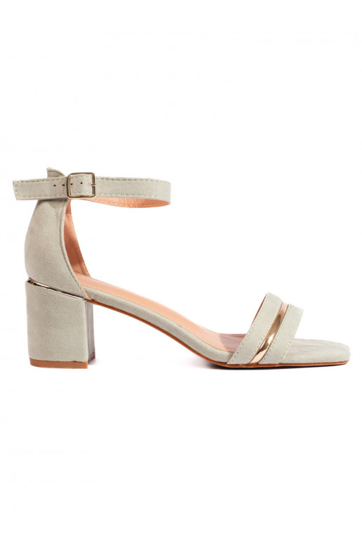 Zaļas krāsas   kurpes uz papēža