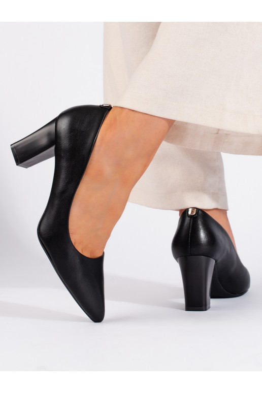  Melnas krāsas puszābaki uz papēža Sergio Leone