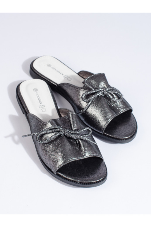 Sudraba krāsas  čības   Sudraba krāsas  čības