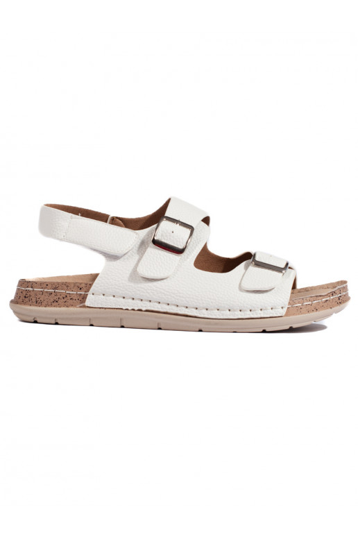 baltas krāsas kurpes  zapinane 