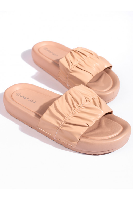 smilšu krāsas  čības 