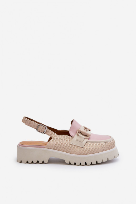 Sieviešu basenes ar platiem papēžiem...