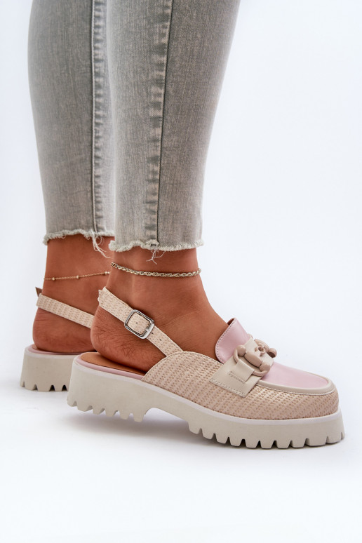 Sieviešu basenes ar platiem papēžiem...