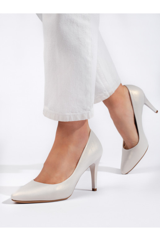 baltas krāsas puszābaki  Sergio Leone