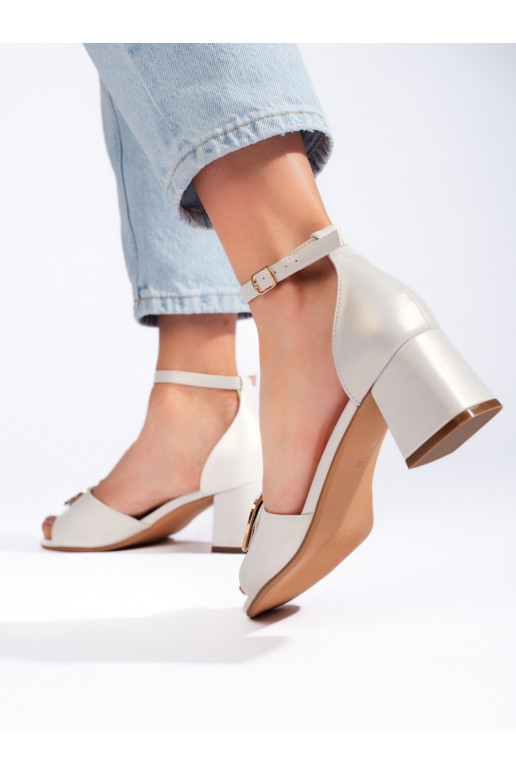 Pelēkas krāsas kurpes  Sergio Leone