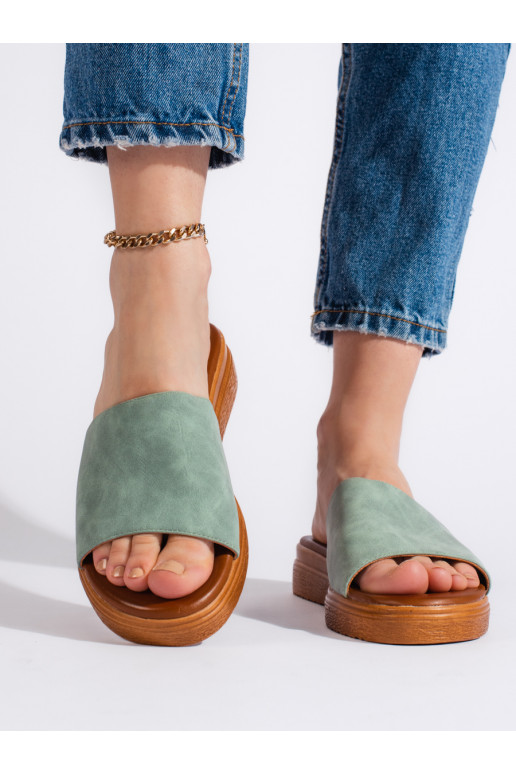 Zaļas krāsas  čības  ar platformu