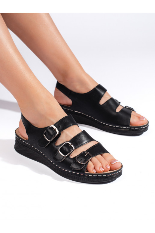  Melnas krāsas kurpes 