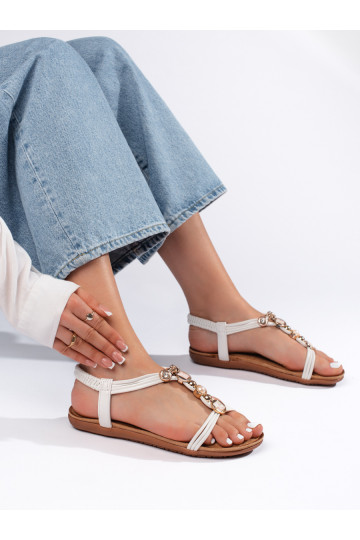 baltas krāsas   kurpes  2