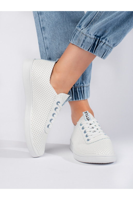 baltas krāsas   kurpes