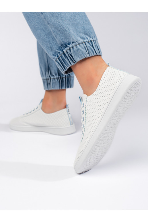 baltas krāsas   kurpes