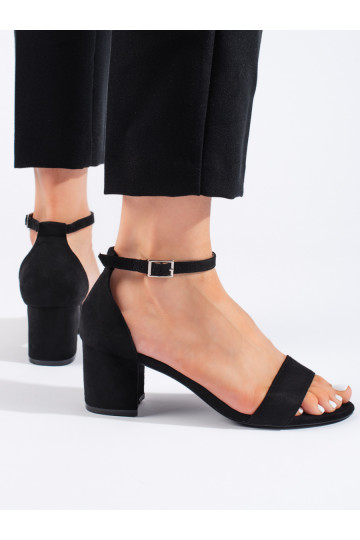 Melns  kurpes uz papēža 2