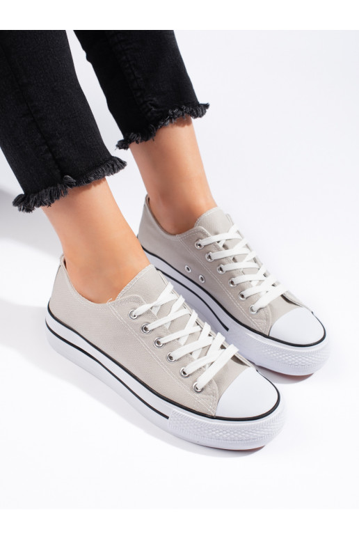   pelēkas krāsas kurpes