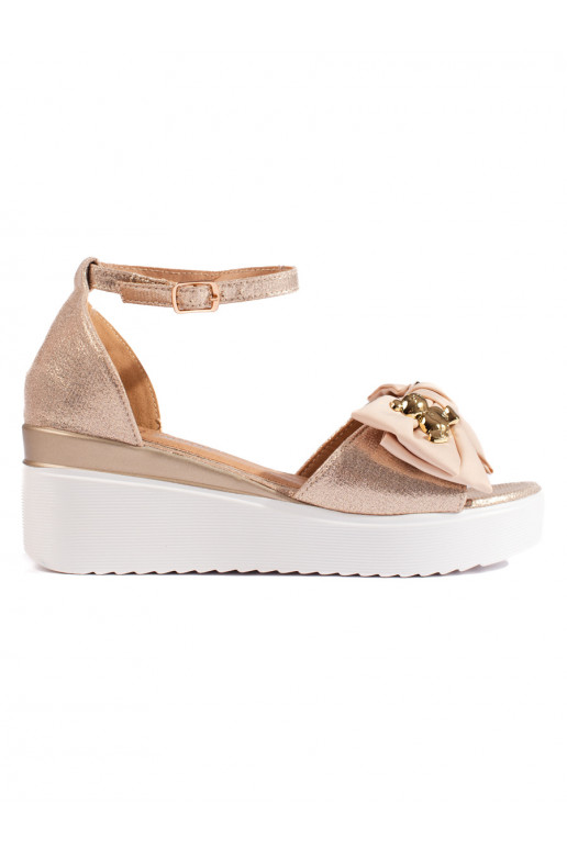 Zelta krāsas  kurpes  