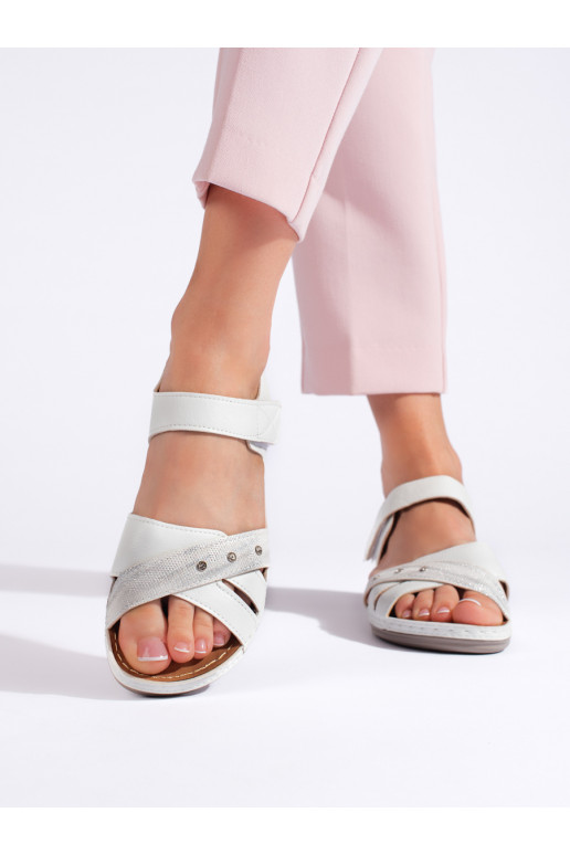  balta krāsa kurpes  ar platformu