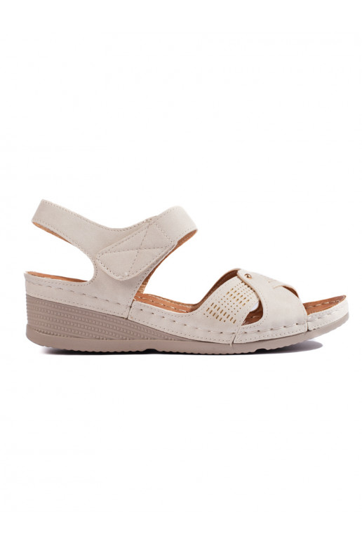 Ērtas sieviešu sandales ar nelielu platformu  