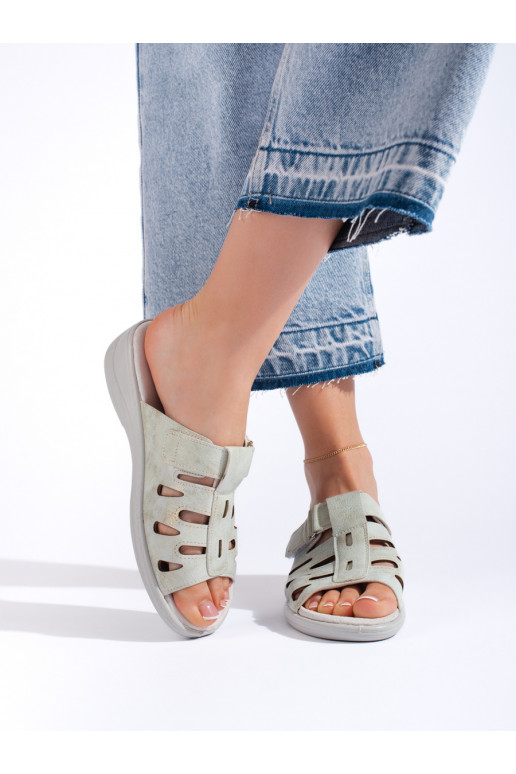   čības  pelēkas krāsas