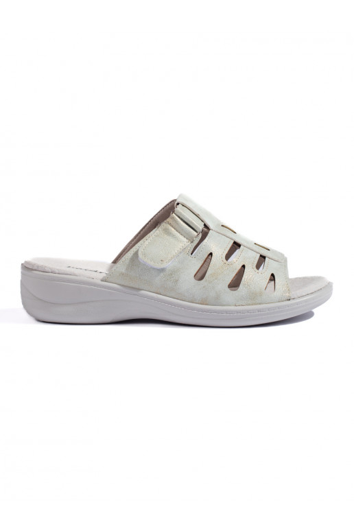   čības  pelēkas krāsas