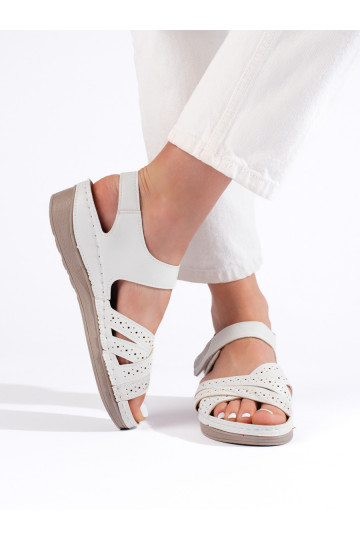 balta krāsa kurpes  2