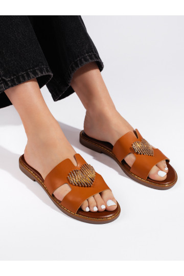 brūnas krāsas  čības  ze m m