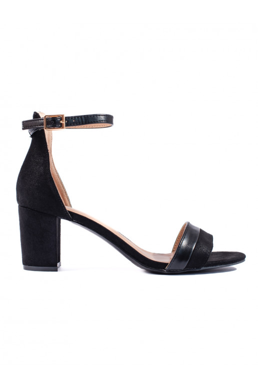 Eleganta stila Melnas krāsas kurpes  uz papēža