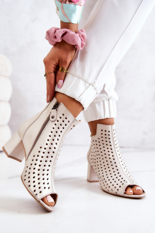 Abažūrveida apaļumi smilškrāsas krāsā Abažūrveida apaļumi smilškrāsas krāsā