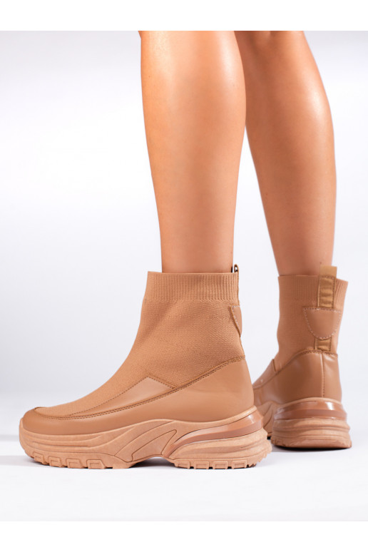 Sportiska stila sieviešu zābaki brūnas krāsas