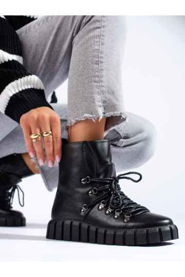 Melns  sieviešu zābaki ar platformu Potocki