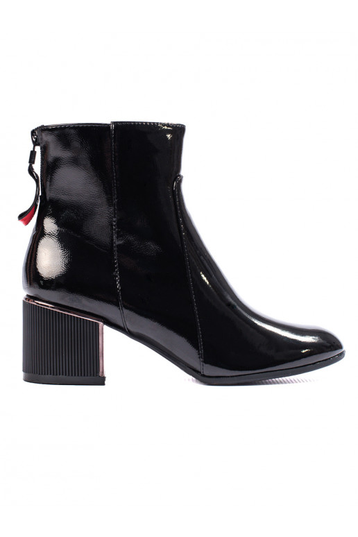 Laque sieviešu zābaki Melnas krāsas