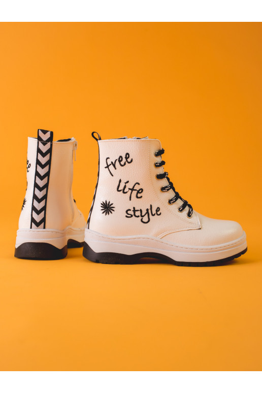 baltas krāsas zābaki  POTOCKI