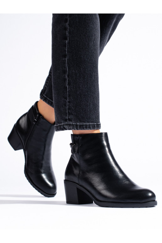  Melnas krāsas zābaki  