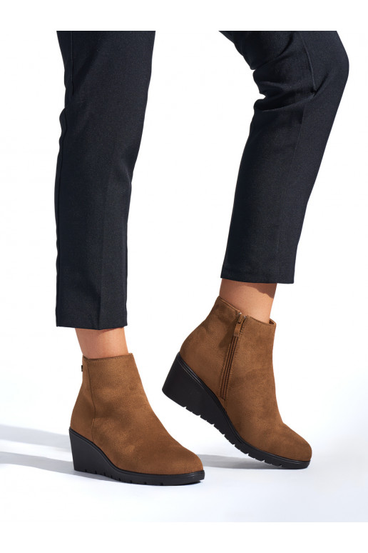 brūnas krāsas zābaki 