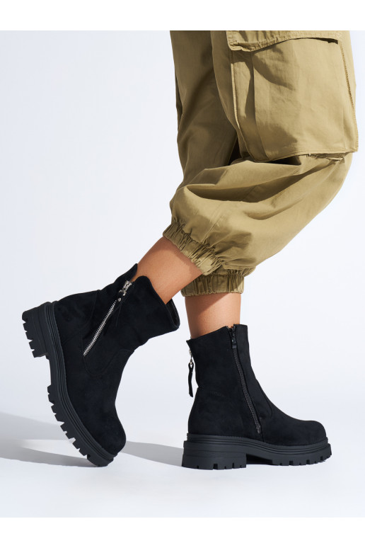 Melns sieviešu zābaki z ozdobnym zamkiem