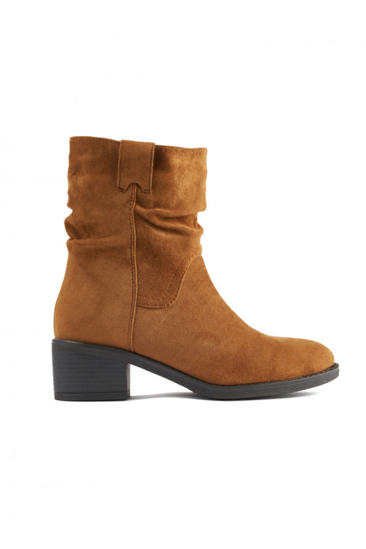 brūnas krāsas sieviešu zābaki